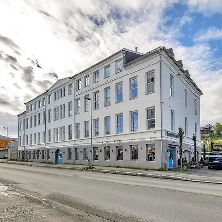 Apartment Big Close To Centre With Parking *