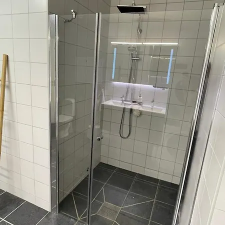 Big Close To Centre With Parking Apartment